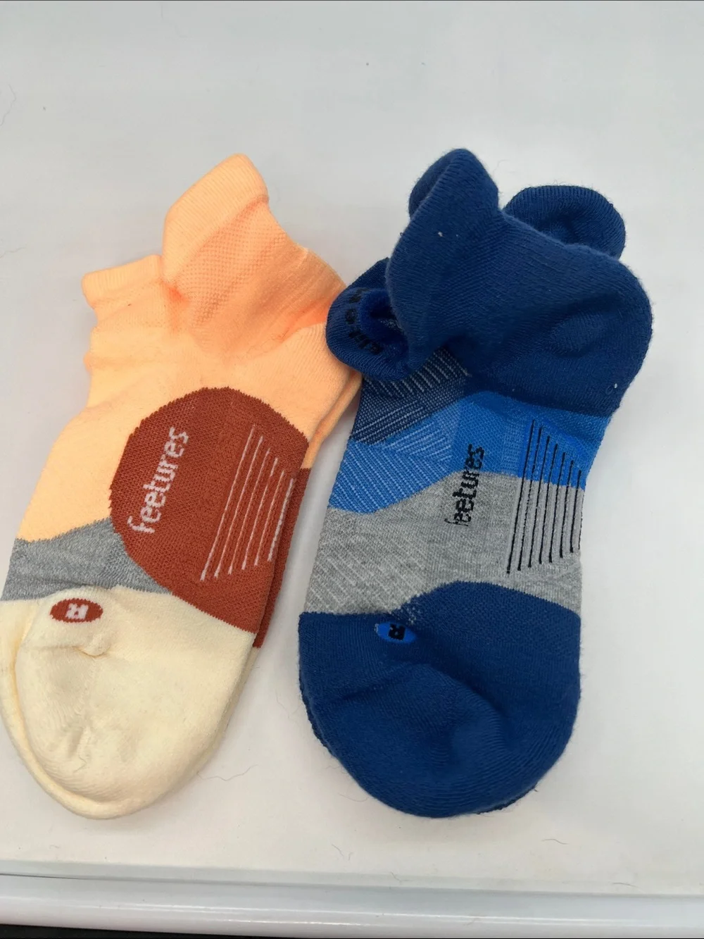 Feetures Elite Max Cushion No Show Tab Running Socks Medium 2 Pack New